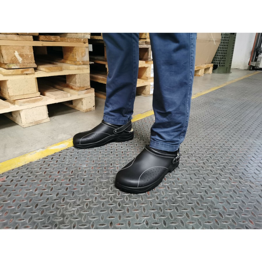 ΠΑΠΟΥΤΣΙΑ ΕΡΓΑΣΙΑΣ ΣΑΜΠΟ (SABOT) ΜΕ ΛΟΥΡΑΚΙ GOLDEN FIT SUPER COMFORT No44 LAMPA