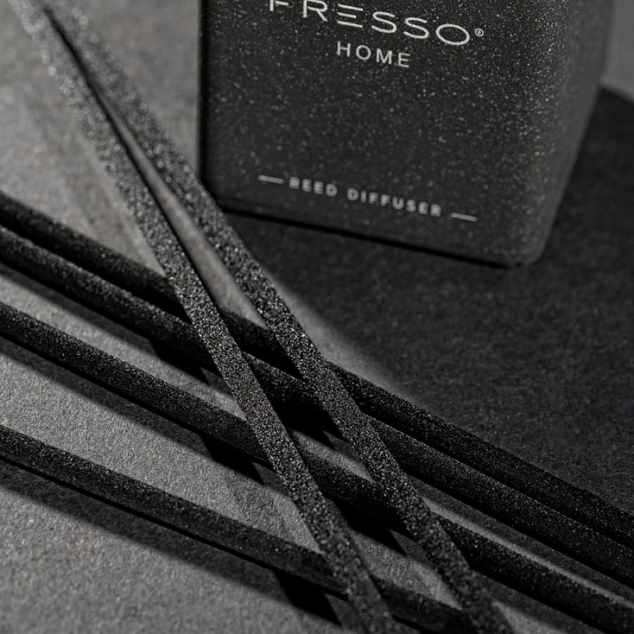 Fresso - Κιτ Αναπλήρωσης με Άρωμα Molise 100 ml Premium Home Refill Kit και 6 Μαύρα Στικ από Fiberglass για Αρωματικό Χώρου Reed Diffuser - 1 Τεμ. (390044/FRE)